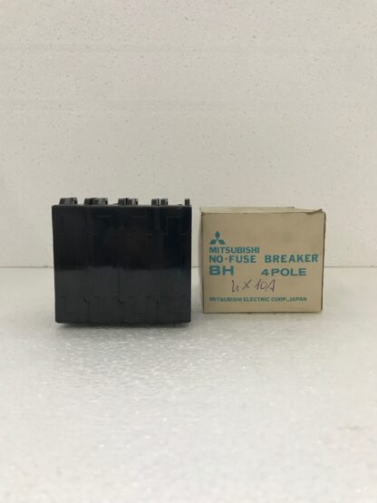 Interruttore Magnetotermice 4 Poli (3P+N) 10A BH MITSUBISHI Type: BH - Tensione Nominale: 240/415 V - Frequenza 50/60Hz - Corrente Nominale: 10A - Capacità di Interruzione: 6kA a 240V 3kA a 240/415V - IEC 157-1 