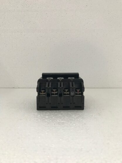 Interruttore Magnetotermice 4 Poli (3P+N) 20A BH MITSUBISHI Type: BH - Tensione Nominale: 240/415 V - Frequenza 50/60Hz - Corrente Nominale: 20A - Capacità di Interruzione: 6kA a 240V 3kA a 240/415V - IEC 157-1